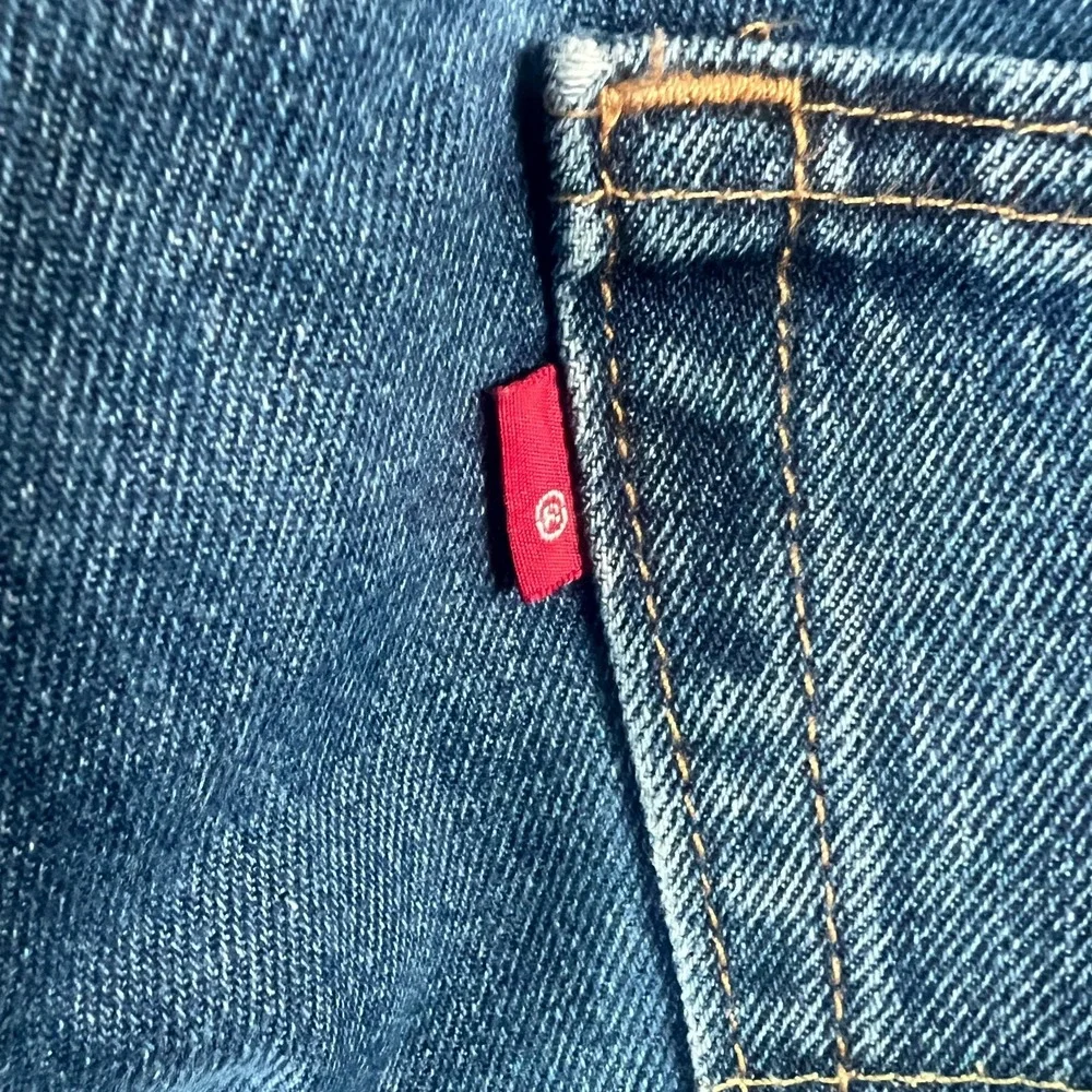 Levi's 550 Jeans Men 39x29.5 Blue Denim Cotton Straight Leg Mid Rise Relaxed Fit
